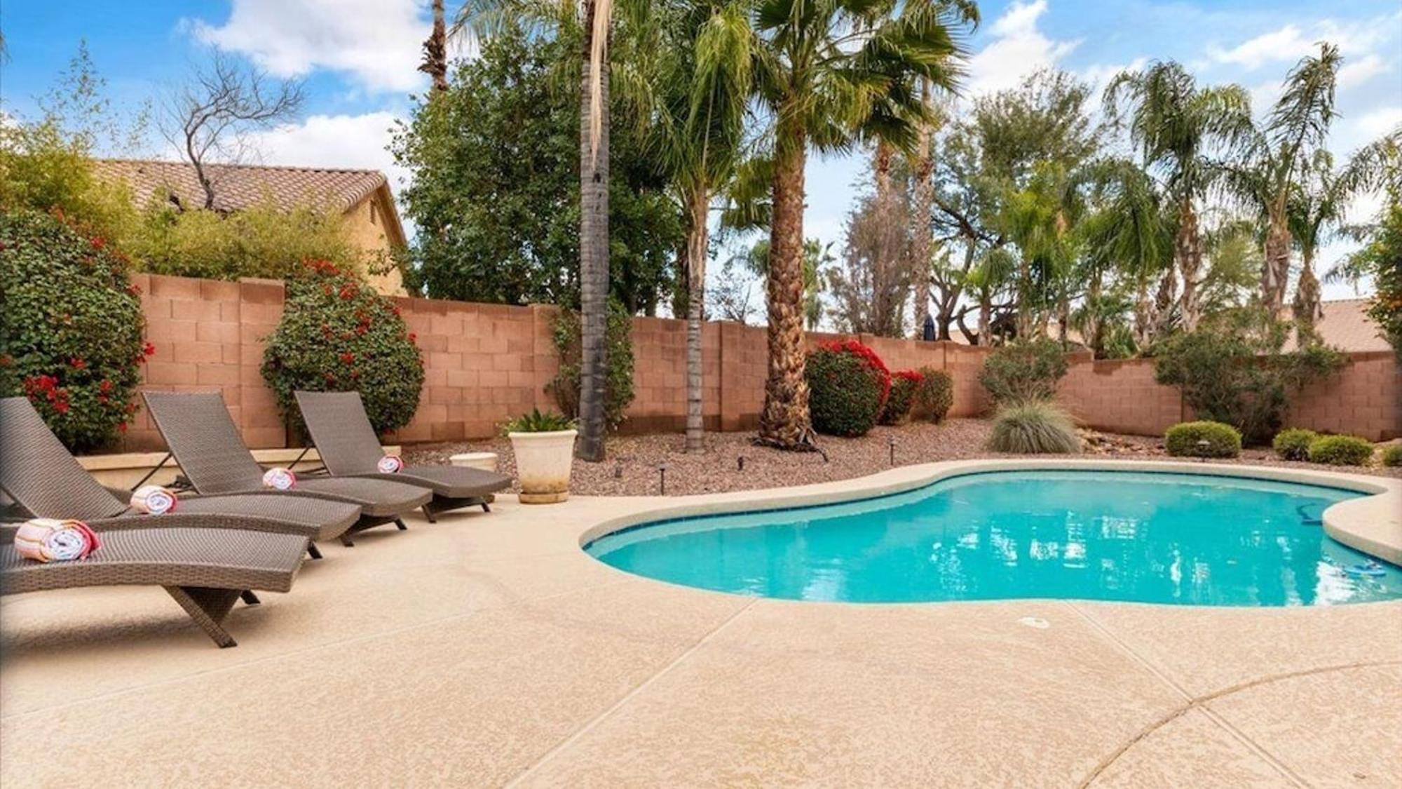 Southwestern 4 Bdrm Retreat Htd Pool Game Room Phoenix Exterior photo